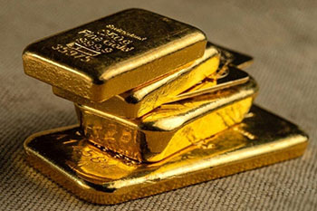Safe Haven Amidst Volatility? Gold Tops $3000 As Market Corrects But It Tends To See 'Painful Drawdowns After Periods Of Sharp Gains,' Says Expert
